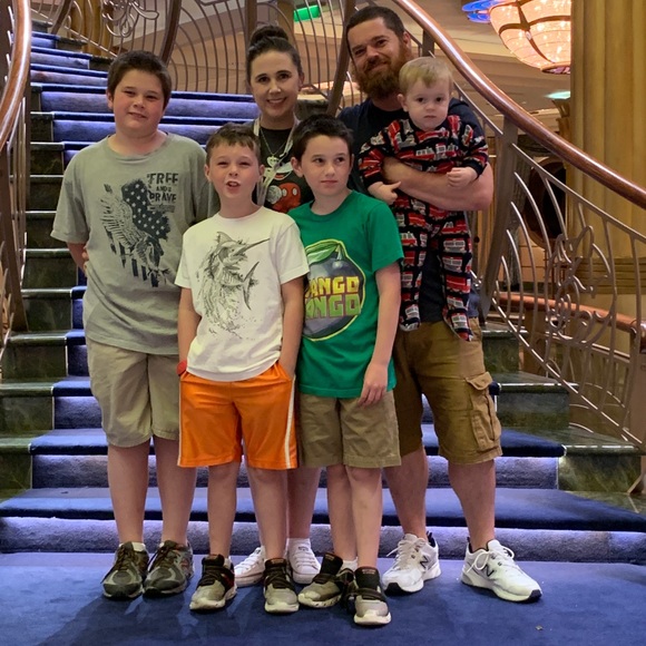 Meet your Posher, Lauren - Picture 1 of 1